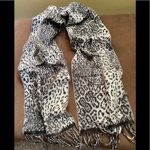 NWT Women’s Men’s Unisex Cashmink Black/White Leopard Scarf Wrap Shawl Pashmina
